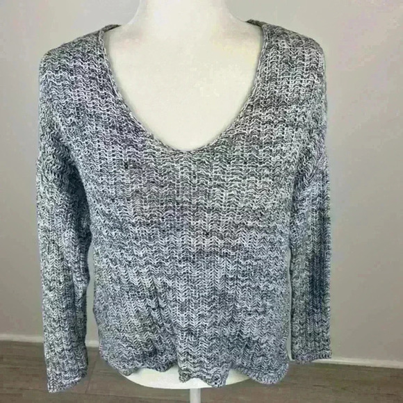 Old Navy Blue & White Pullover Sweater Size M - Picture 2 of 7